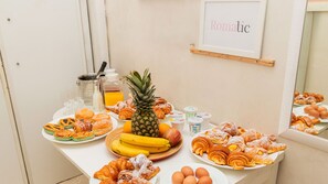 Tägliches einheimisches Frühstück (5 EUR pro Person)