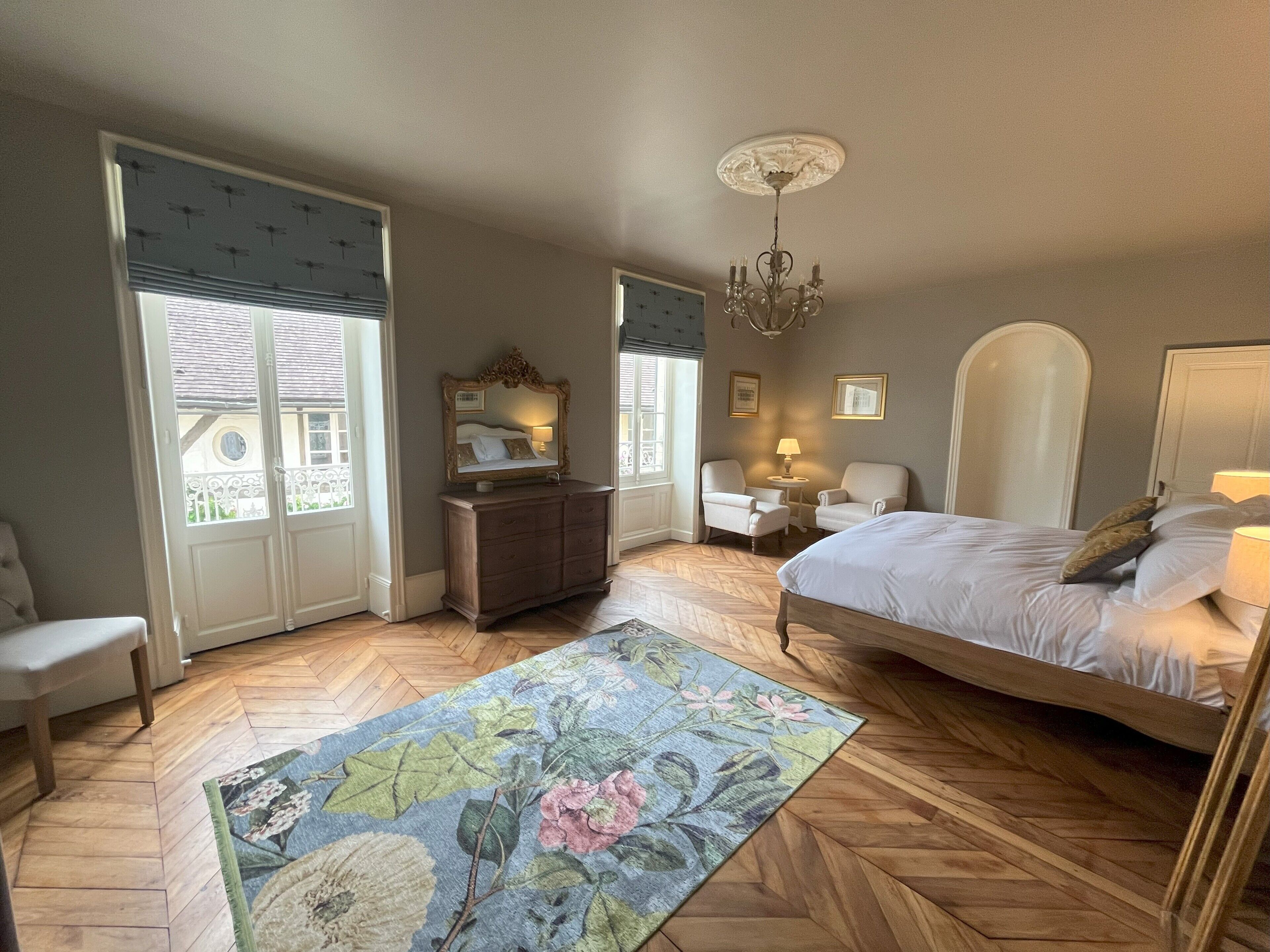 5 chambres, bureau, fer et planche à repasser, Wi-Fi gratuit