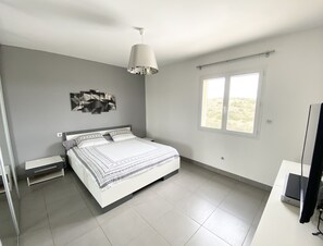 3 soverom, strykejern/-brett, wi-fi (inkludert) og sengetøy