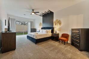 3 bedrooms, iron/ironing board, WiFi, bed sheets - Desert Sunset Serenity - Heated Pool and Spa (Las Vegas)