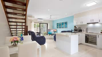 Comfort Apartment | Dining room