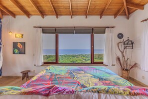 3 bedrooms, in-room safe, travel crib, free WiFi - Playa Guapil near Dominical 25 Acre Estate - Amazing Ocean Views & Wildlife!! (Dominical)