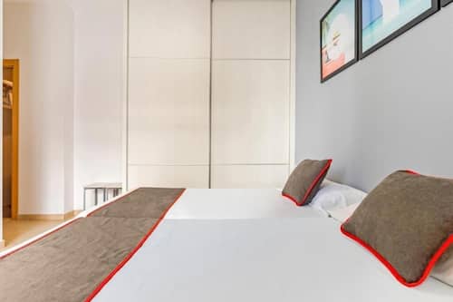Appartement | Geluiddichte muren, een strijkplank/strijkijzer, gratis wifi