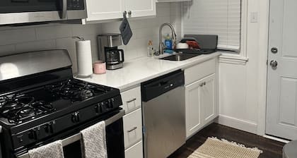 Contemporary 2 BR Townhome- Pet Friendly!