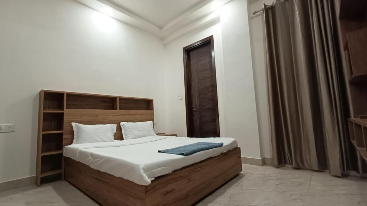 Apartment, 2 Bedrooms, Smoking, Balcony | 2 bedrooms, soundproofing