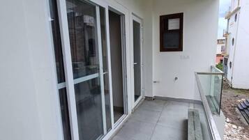 Apartment, 2 Bedrooms, Smoking, Balcony | Exterior detail
