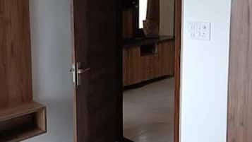 Apartment, 2 Bedrooms, Smoking, Balcony | Interior