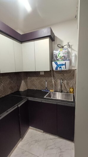 Apartment, 2 Bedrooms, Smoking, Balcony | Private kitchen