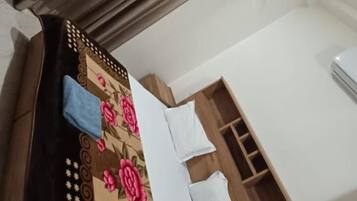 Apartment, 2 Bedrooms, Smoking, Balcony
