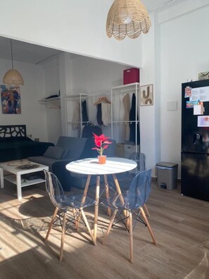 Family Studio | Living area