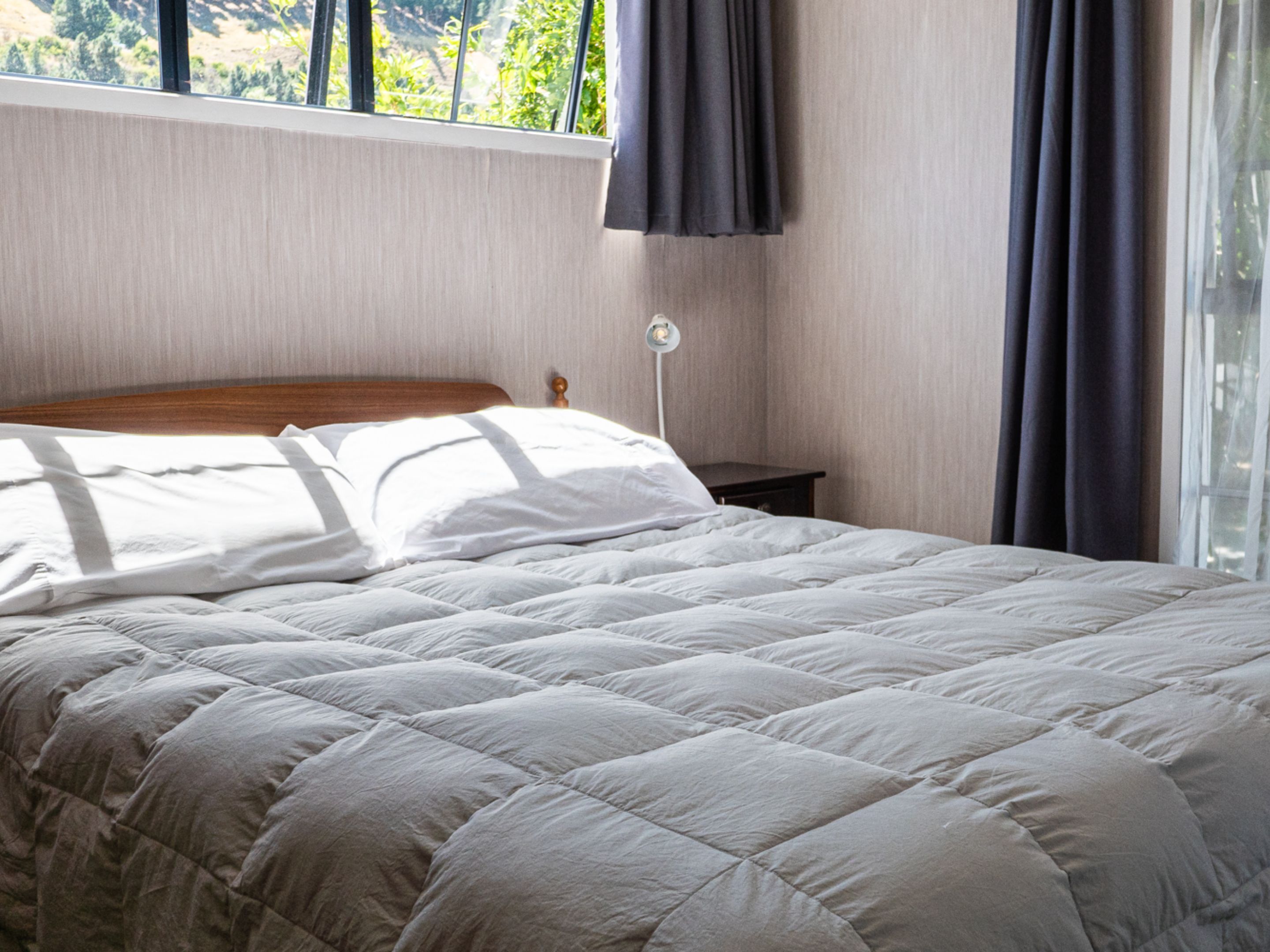 Premium Apartment | Blackout curtains, iron/ironing board, free WiFi, bed sheets