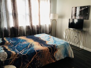 1 bedroom, in-room safe, iron/ironing board, travel cot