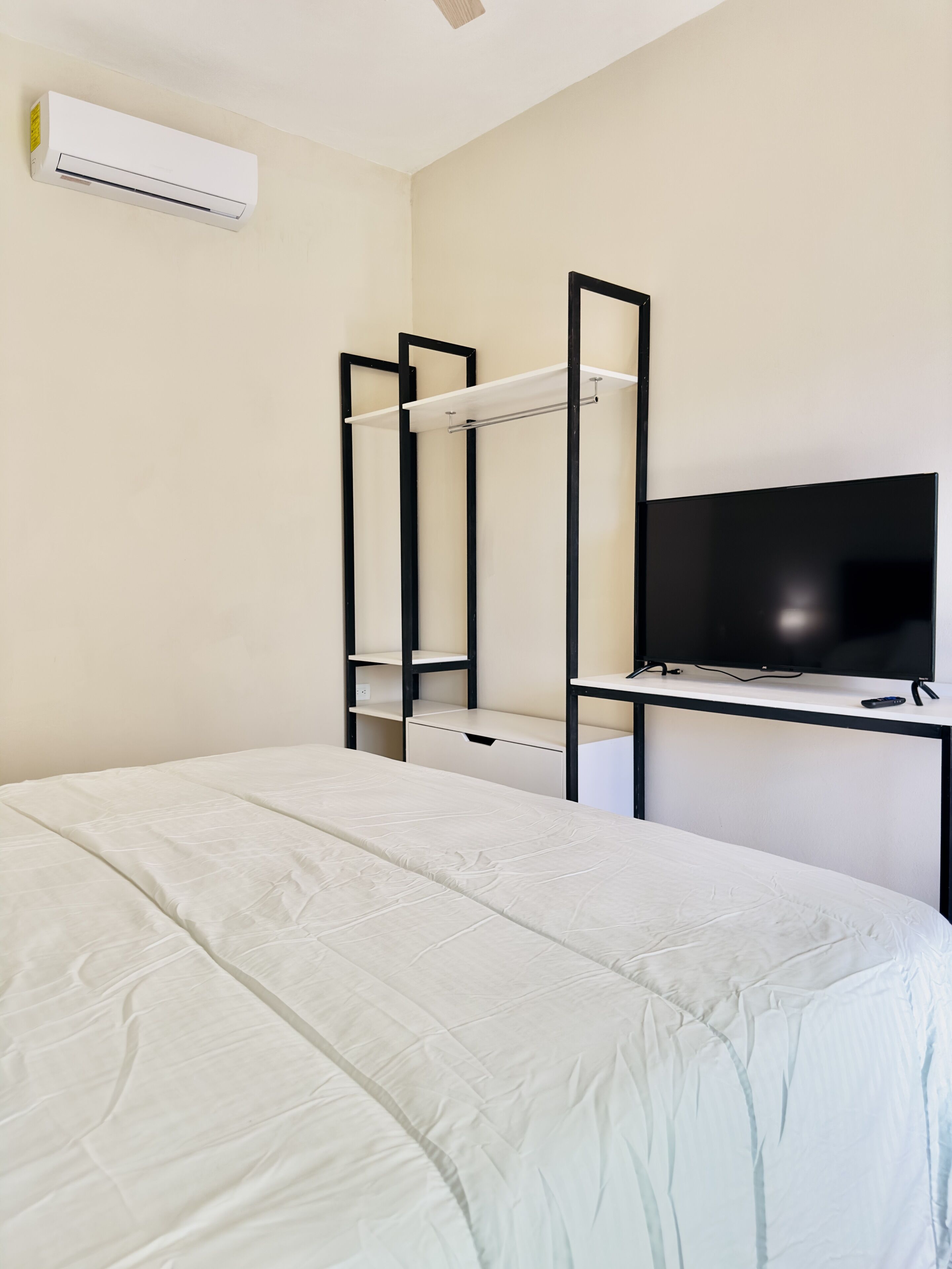 Villa Romantica | Una cassaforte in camera, tende oscuranti, ferro/asse da stiro