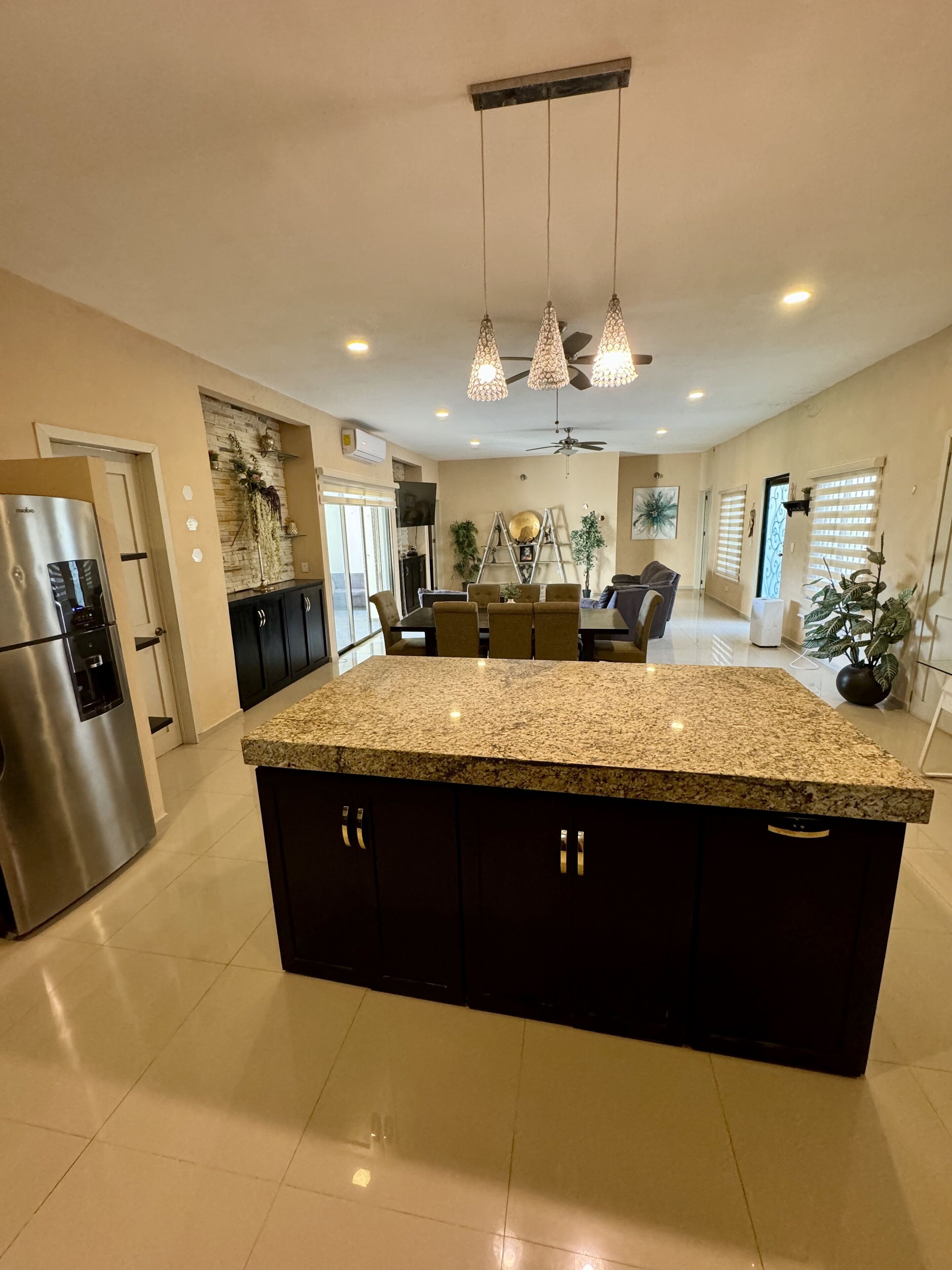 Deluxe Villa | Private kitchen | Mini-fridge, freezer, paper towels