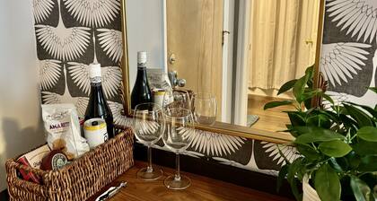 Adorable Midtown Kingston Tavern Style apartment