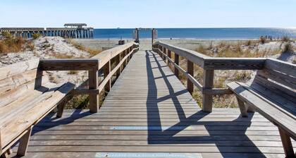 Super cute 1B-1B on South beach-Steps to pool, beach, restaurants & nightlife!