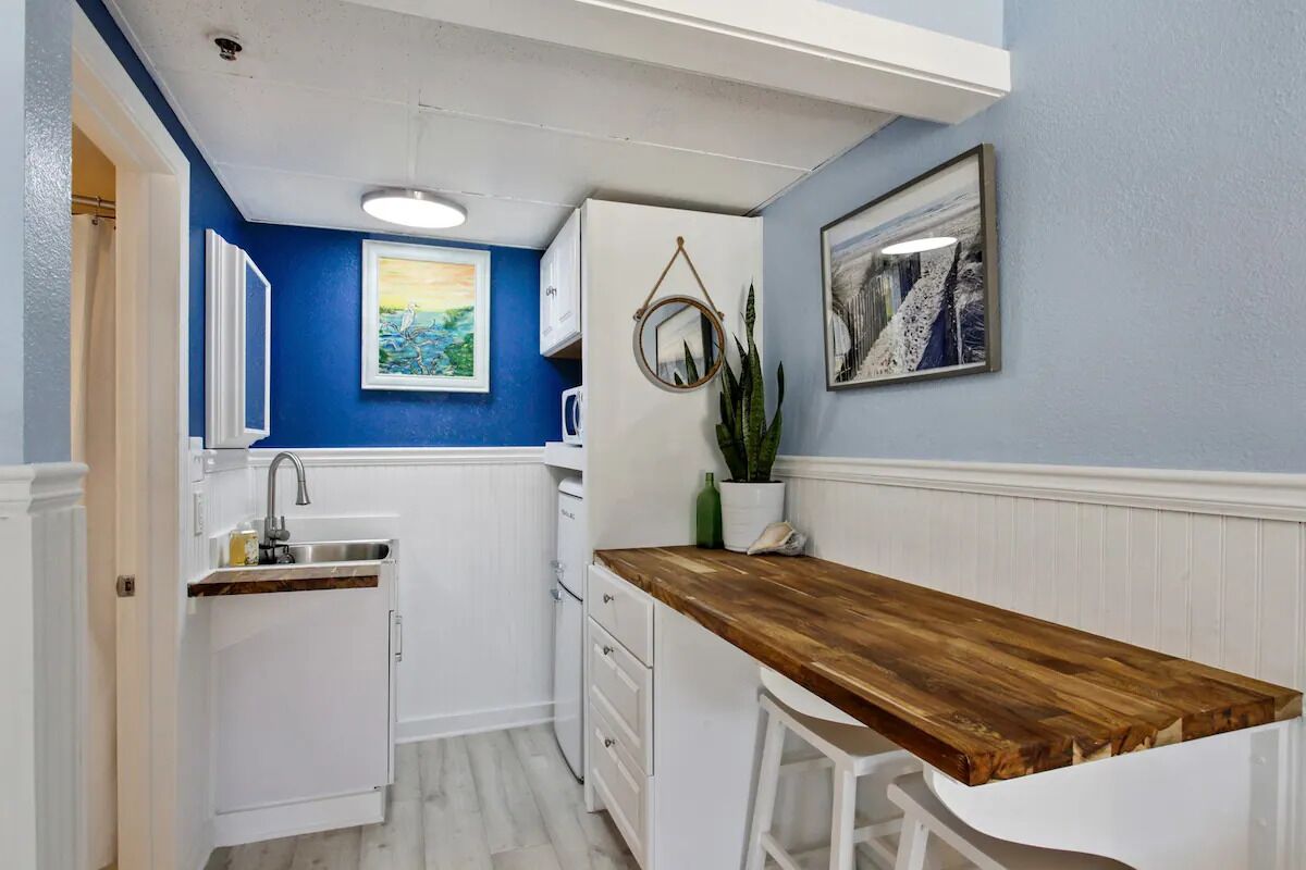 冷蔵庫、電子レンジ、コーヒー / ティーメーカー、電気ポット