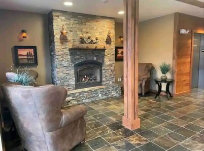 Cozy1 Bedroom, 2 Queen size bed Penthouse in The Ridge at Silver Mountain 