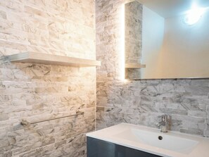 تجهيزات دش، مجففات شعر، مناشف