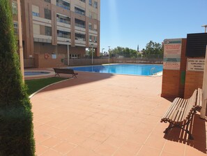 Piscine extérieure (ouverte en saison)