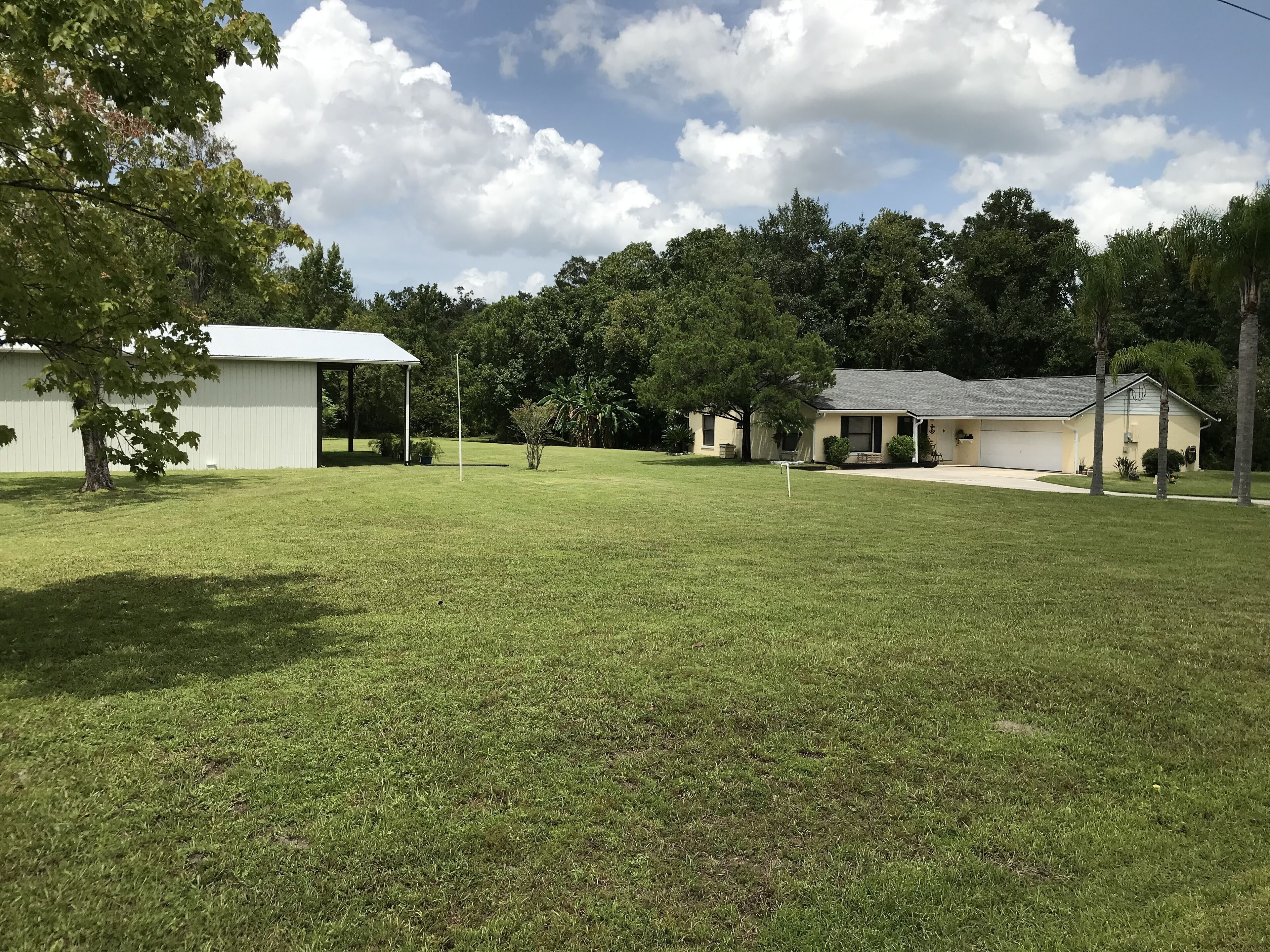 5-Acre quiet retreat 2 miles from UCF 3/2 Home