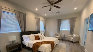 3 bedrooms, desk, iron/ironing board, travel crib