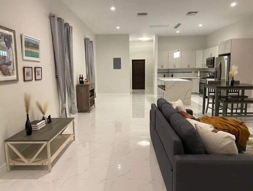 "Bahama West: 3BR Condo In Gated Community w/pool"