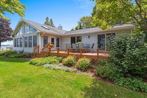 Exterior - Bridgeview Cottage: A Family-Friendly Waterfront Home in Sturgeon Bay (Sturgeon Bay)