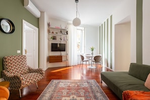 Smart TV - Charming 2-bedroom apartment for families in marvelous Roma with WiFi, AC (Roma)