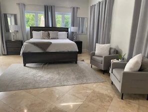 3 bedrooms, desk, iron/ironing board, travel cot