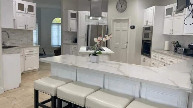 Private kitchen - House by the lake: 3BR/2.5BA, Gated with a Pool! (Nassau)