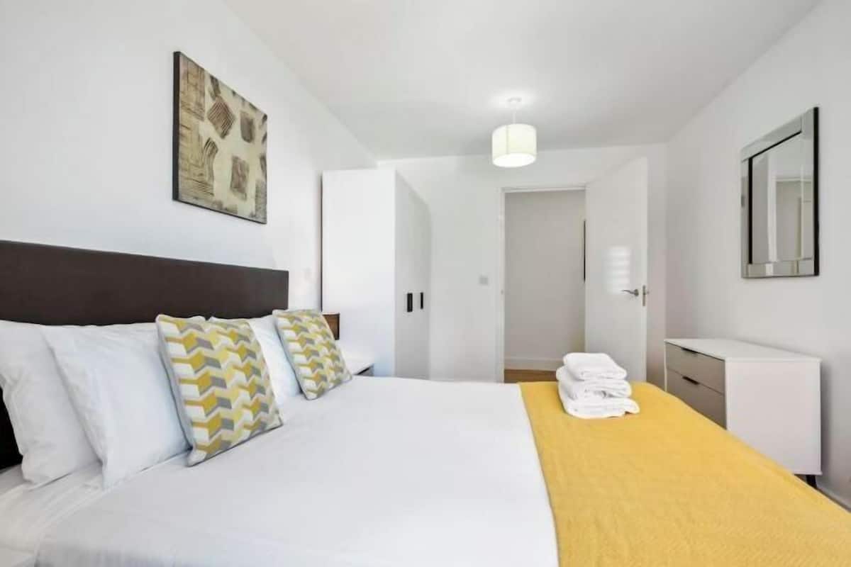 In-room safe, blackout curtains, iron/ironing board, free WiFi