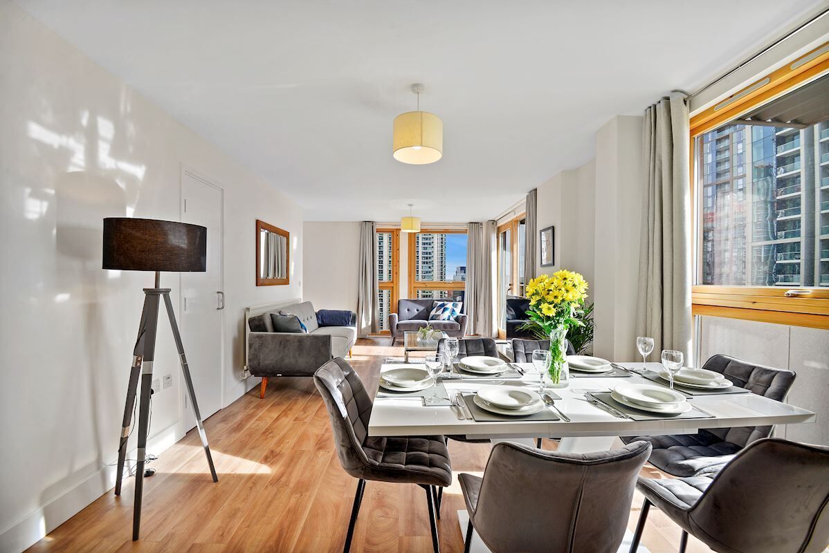 Apartamento ejecutivo, 2 habitaciones, balcón, vistas a la ciudad (1904) | Servicio de comidas en la habitación