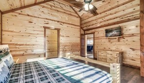 8 bedrooms, WiFi, bed sheets