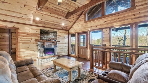 Living area - Dolly's Lodge - 8 Bedroom w/ PRIVATE HEATED INDOOR POOL (Pigeon Forge)