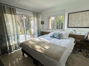 6 chambres, fer et planche à repasser, Wi-Fi, draps fournis