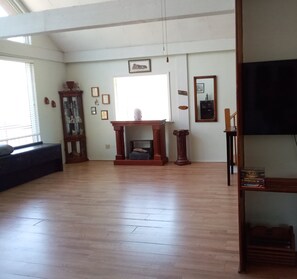 Interior - Forest Get Away! Surrounded by National Forest. Beautiful home in the woods. (Mena)