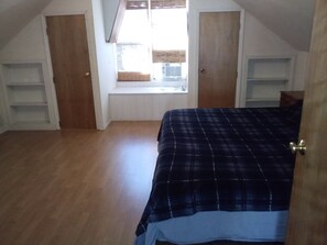 3 bedrooms, bed sheets, wheelchair access - Forest Get Away! Surrounded by National Forest. Beautiful home in the woods.  (Mena)