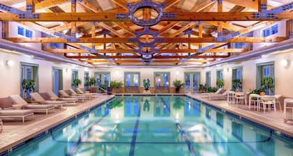 Equinox | King Bi-Level Suite