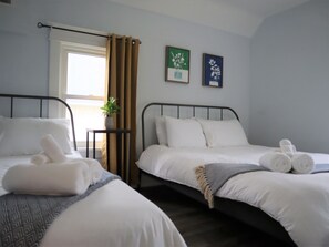 4 quartos, ferros/tábuas de passar roupa, Wi-Fi, roupa de cama