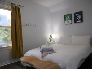 4 habitaciones, tabla de planchar con plancha, wifi y ropa de cama 