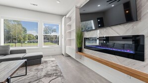 Living area - The Tux - MTB Trails - 1 mi to DT (Bentonville)