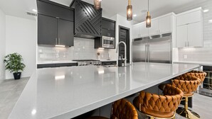 Private kitchen - The Tux - MTB Trails - 1 mi to DT (Bentonville)