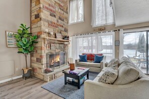 Smart TV, fireplace