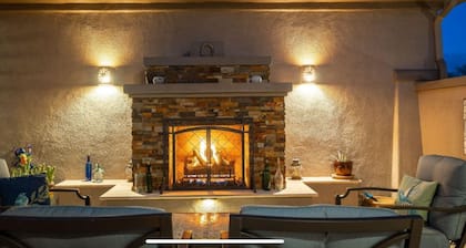 Gorgeous 3-bedroom home with private pool and hot tub in Anthem Country Club.