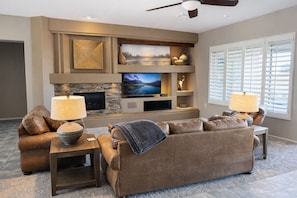 Smart TV, fireplace, DVD player, printers