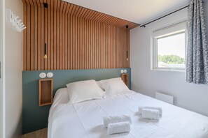 3 chambres, fer et planche à repasser