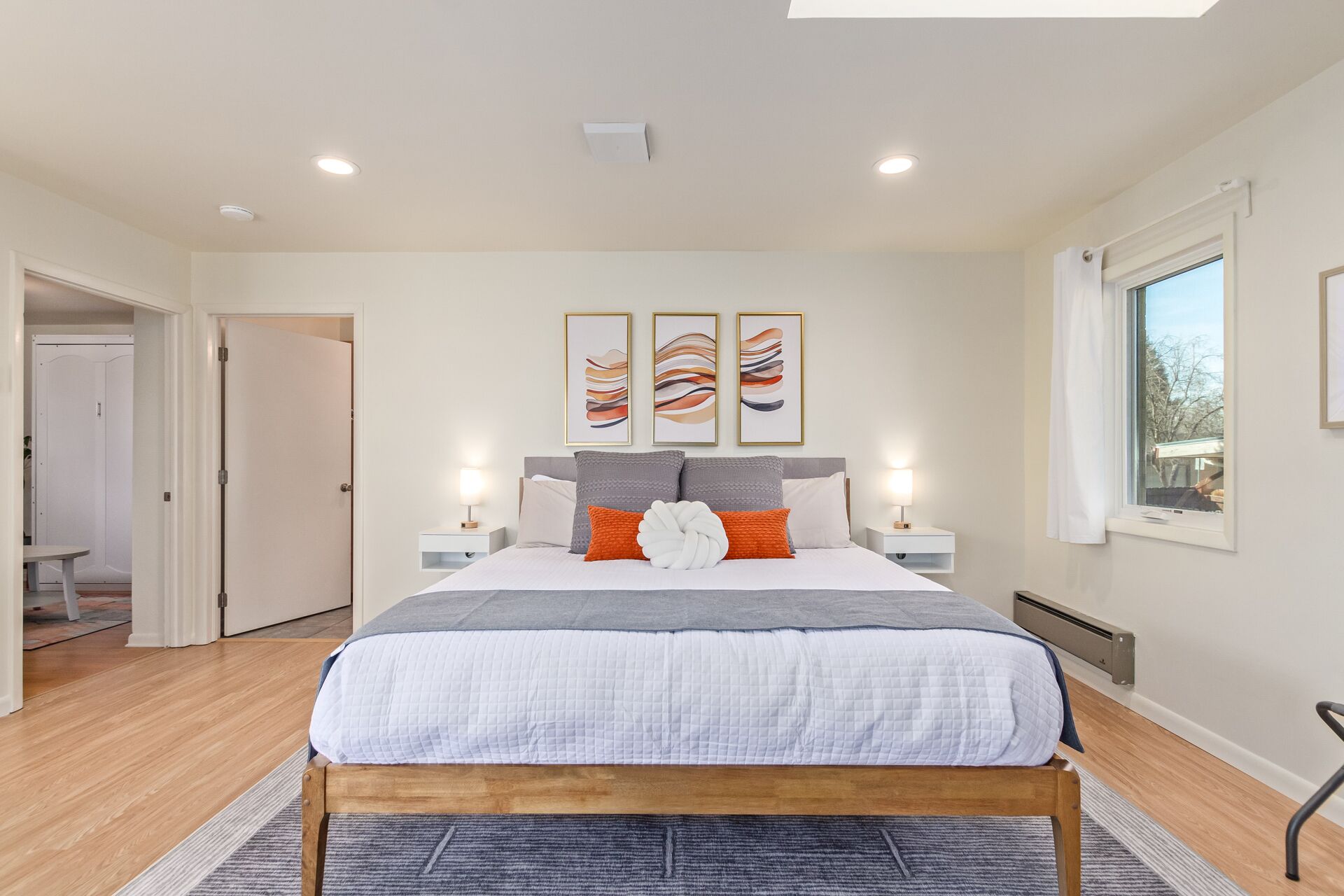 3 Schlafzimmer, Schreibtisch, Bügeleisen/Bügelbrett, Reisekinderbett