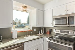 Fridge, microwave, oven, stovetop - NEW!  1958 Chic Mid-Mod -- near Downtown Littleton! (Littleton)