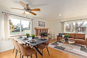 Dining - NEW!  1958 Chic Mid-Mod -- near Downtown Littleton! (Littleton)